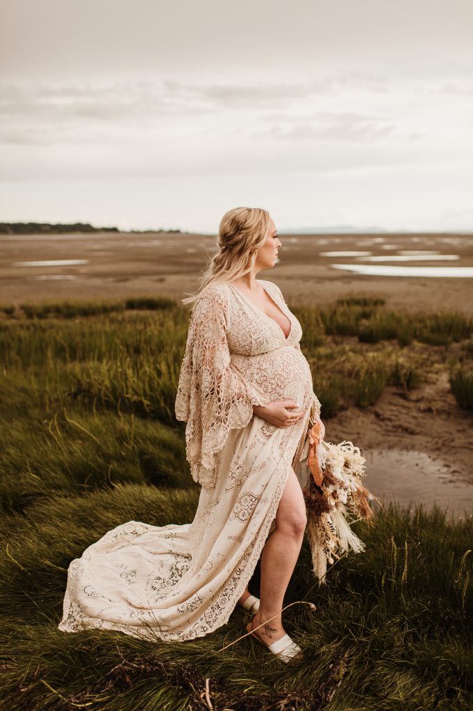 Vancouver Maternity session on beachi