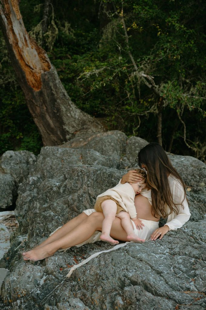 victoria maternity photography beach session