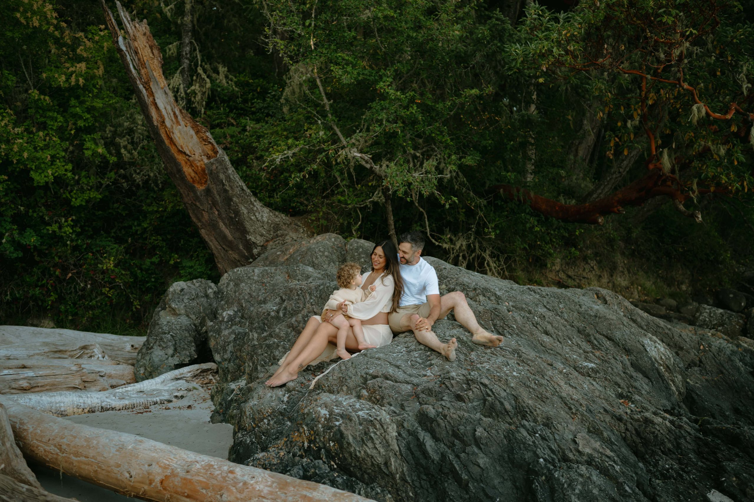 victoria beach maternity photography