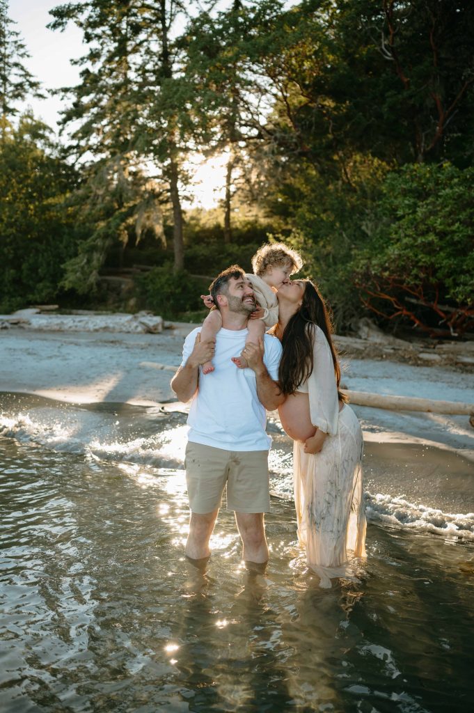 beach maternity photography sunset