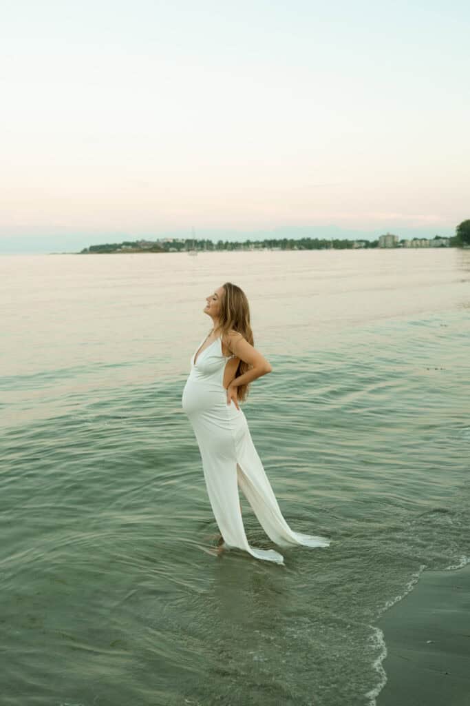 oak bay beach maternity photography
